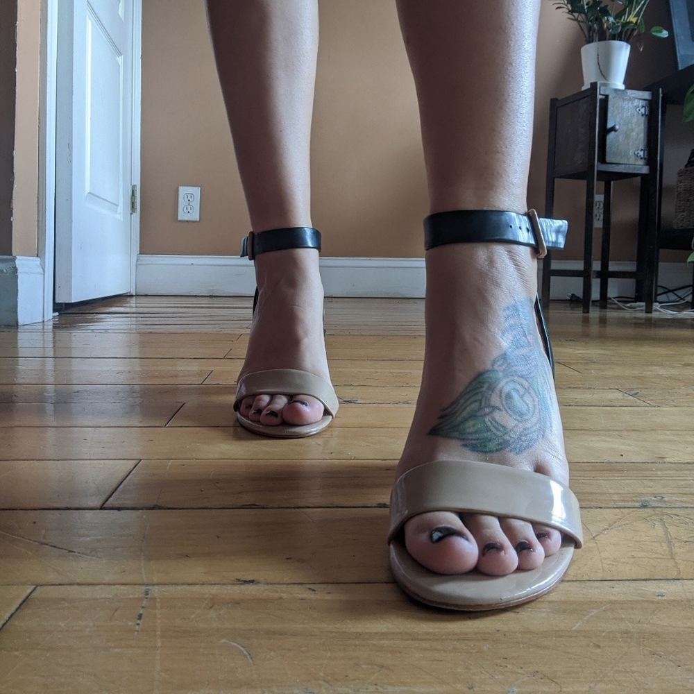 BCBG heels